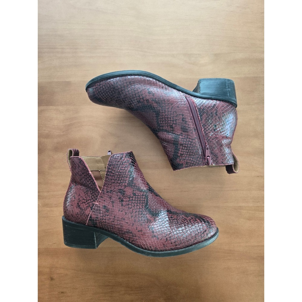 Vionic 6 Burgundy Snakeskin Embossed Ankle Boots Side Zip Low Block Heel Cutout